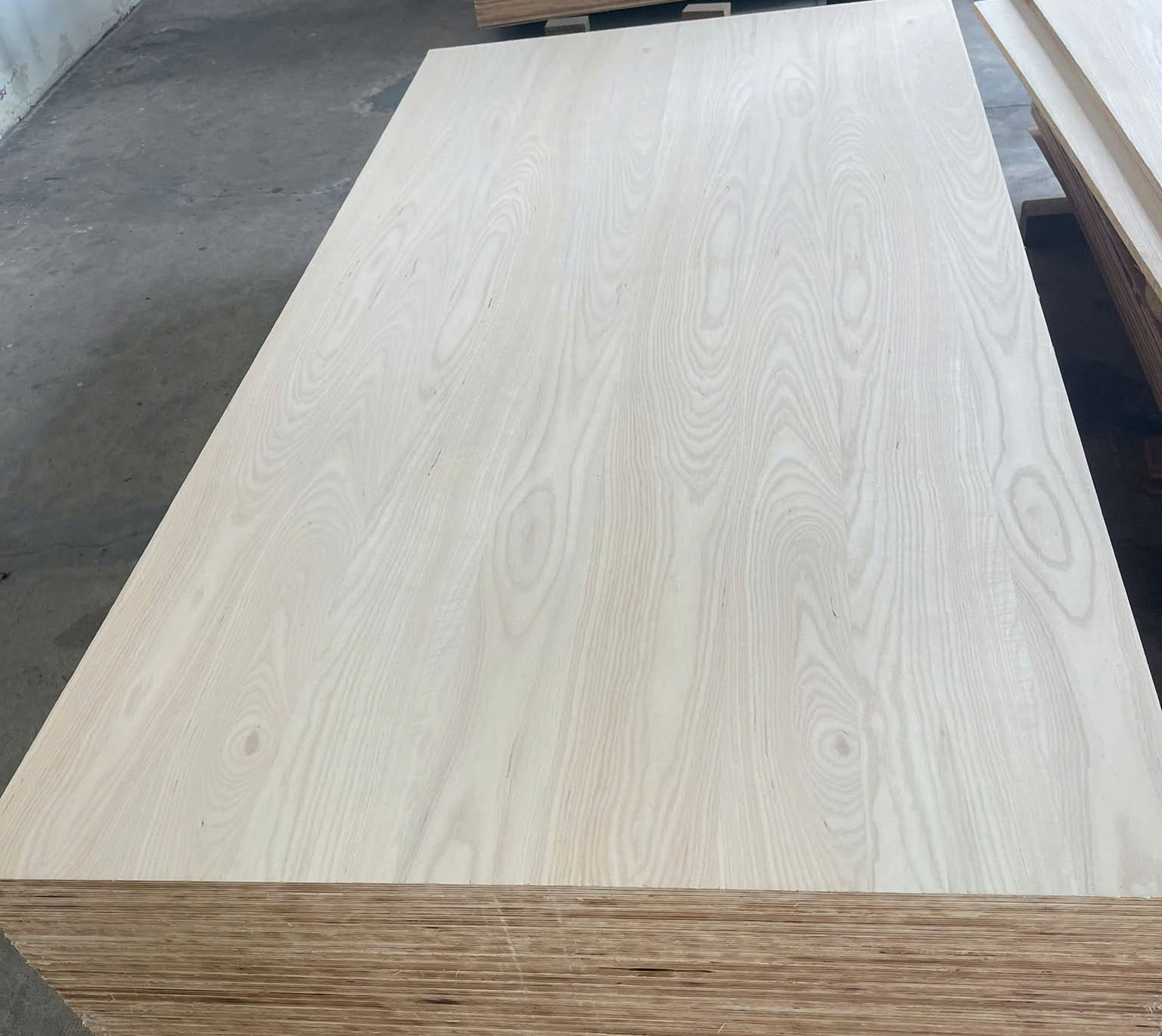 Gỗ ghép phủ veneer tần bì tại TPHCM, Đồng Nai